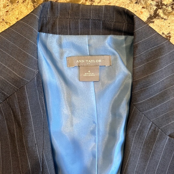 Ann Taylor Pinstripe Blazer Single Breasted Size 4 - Picture 4 of 9